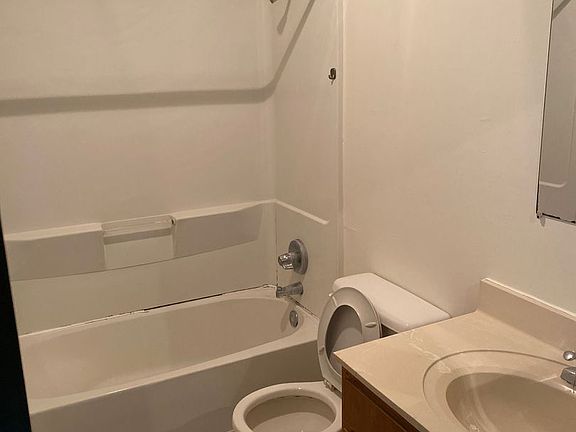 4th image of 1112 Park St APT N