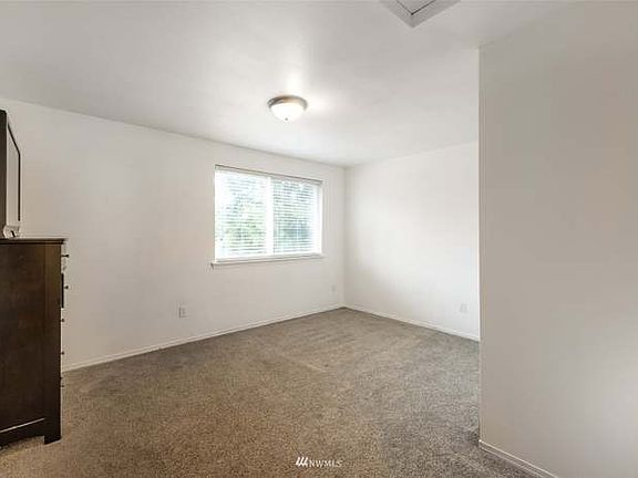 5th image of 14508 W Thorne Ln SW