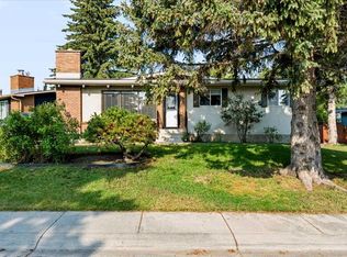 10827 E Brae Rd SW, Calgary, AB T2W 1E2