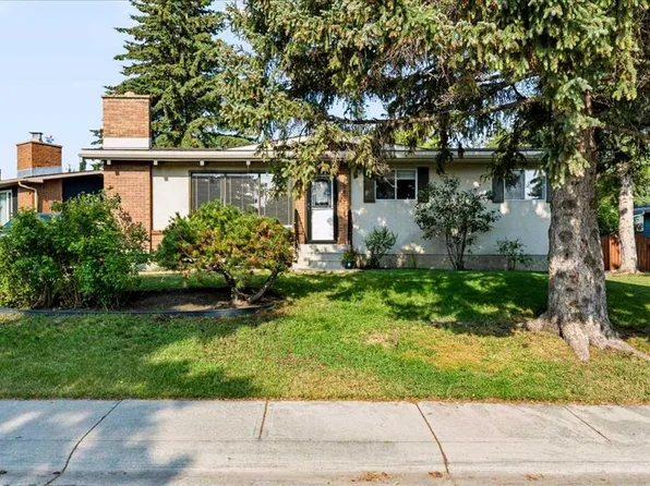 10827 E Brae Rd SW, Calgary, AB T2W 1E2