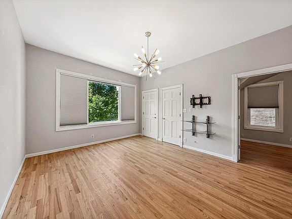 2nd image of 2529 N Ashland Ave #1