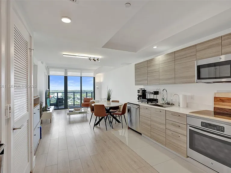 121 NE 34th St #2310 — Photo 8