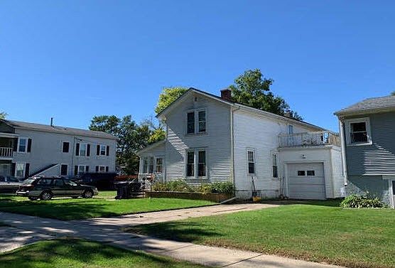 2nd image of 1020 Putnam Ave