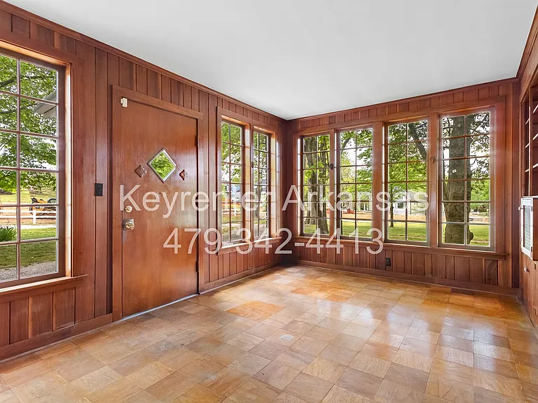 255 W Lawson St — Photo 24