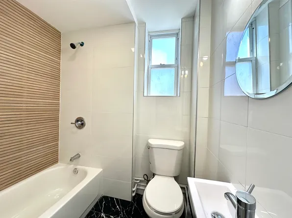 12 Grant Avenue image 3 of 7