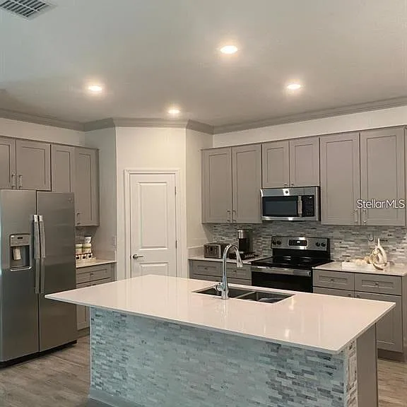 212 Pershing St — Photo 4