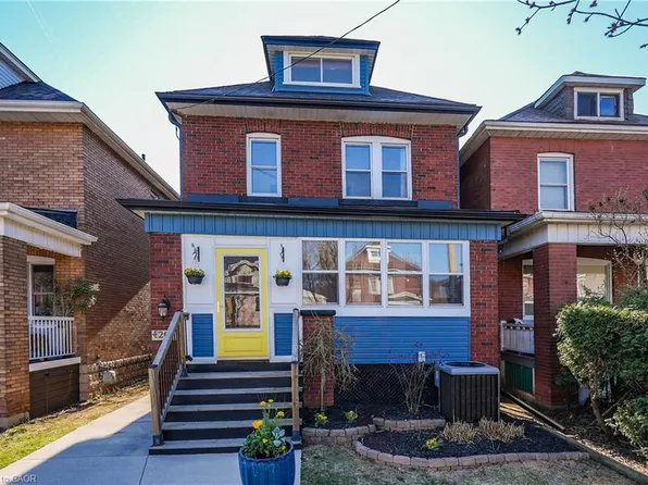 207 Edgemont St S, Hamilton, ON L8K 2J1