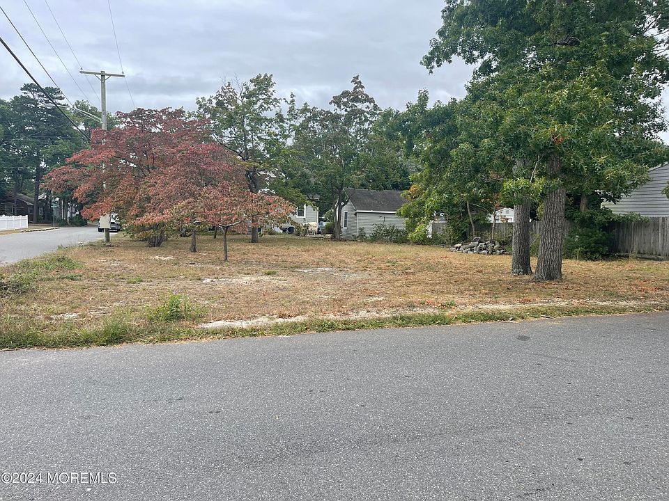 1st image of 701 Ensign Avenue