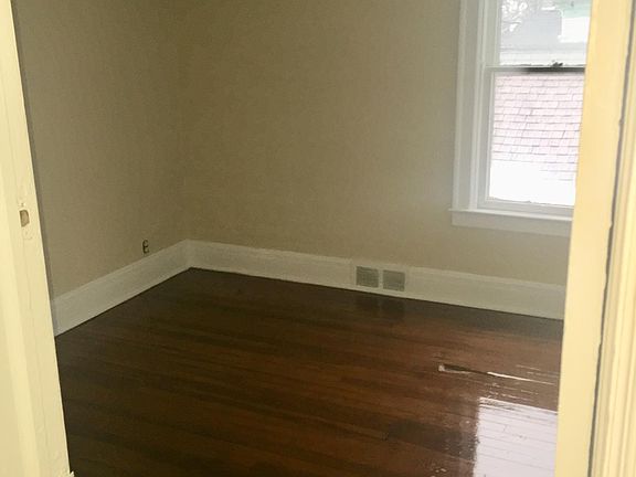 4th image of 418 Dearborn St #2
