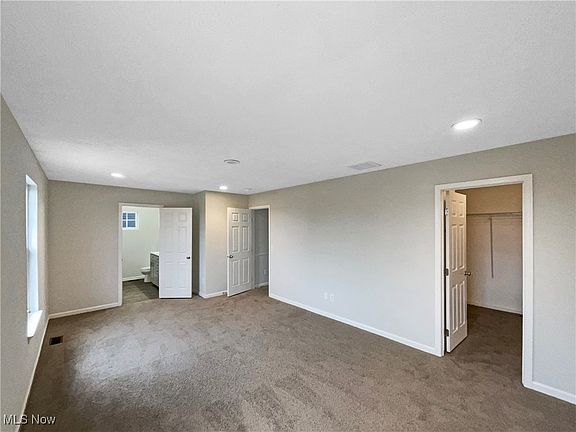 5th image of 1022 Woodfield Ln