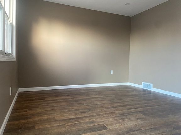 3rd image of 509 W Erie St