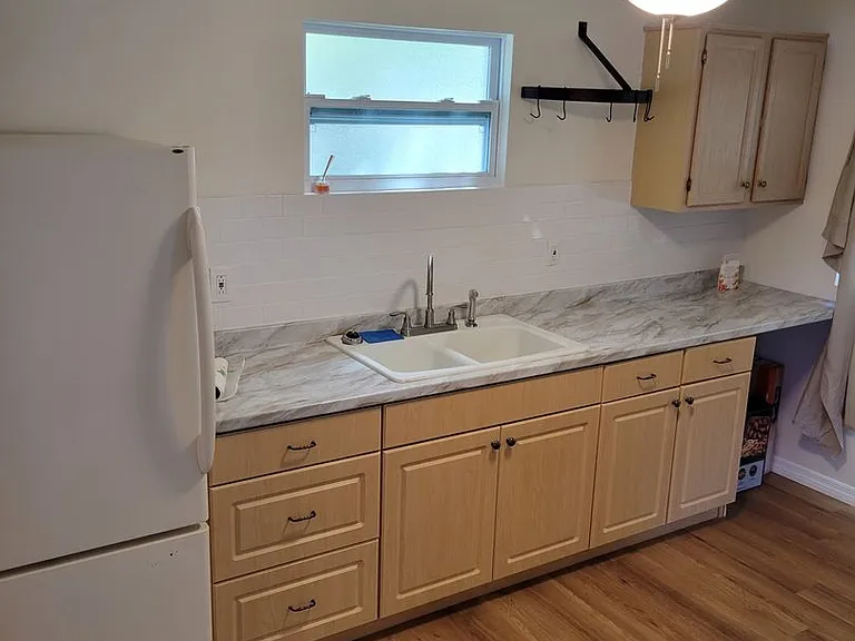 318 W Hilda St — Photo 5