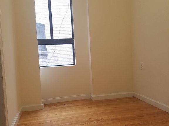 4th image of 300 W 49th St APT 607