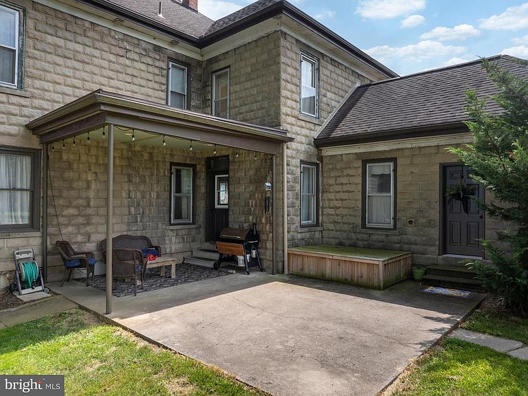 Listing photo 5