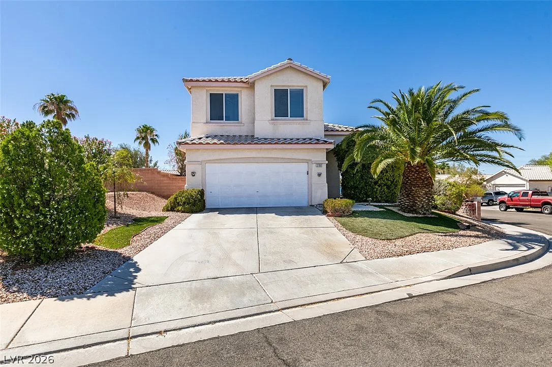 3 bed, 2.5 bath, 1584 sqft, $2,065 — Photo 1