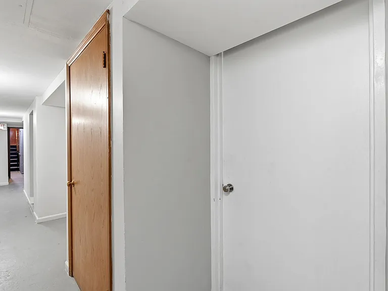 1421 N Dearborn St — Photo 151