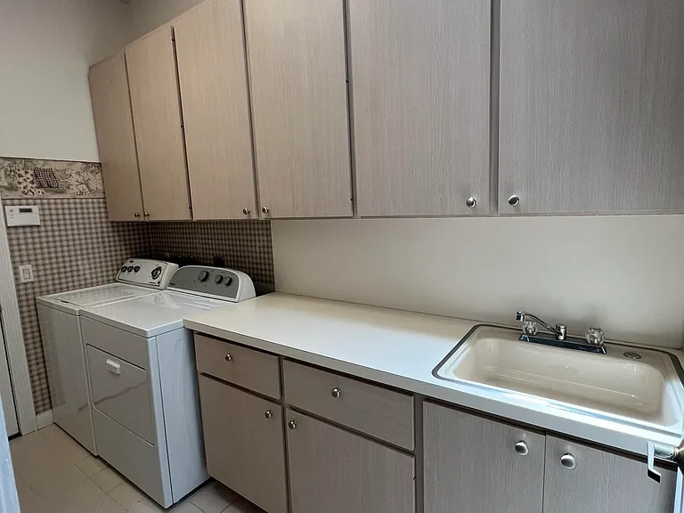244 Hampton Pl — Photo 26