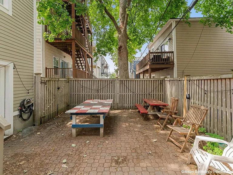 304 W 3rd St — Photo 28