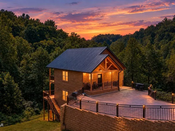 3342 Frontier View Dr, Sevierville, TN 37876