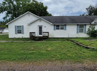 1800 12th St, Charleston, IL 61920