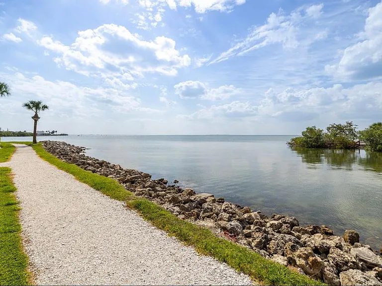 5000 Culbreath Key Way #8320 — Photo 4