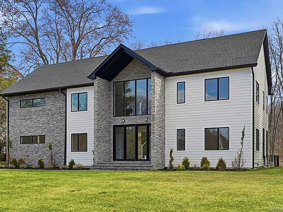 3rd image of 88 Byram Ridge Road