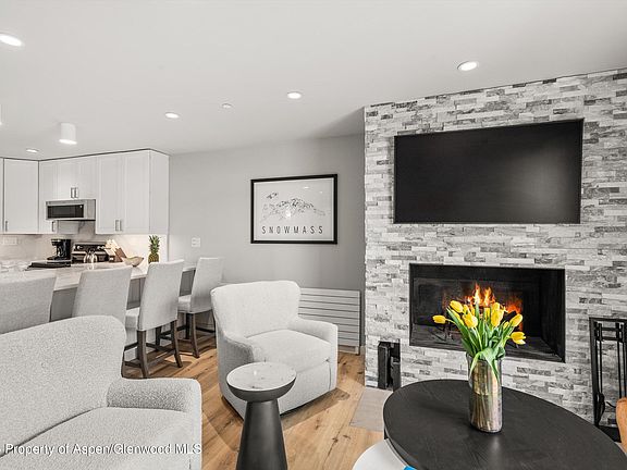 4th image of 150 Carriage Way #3