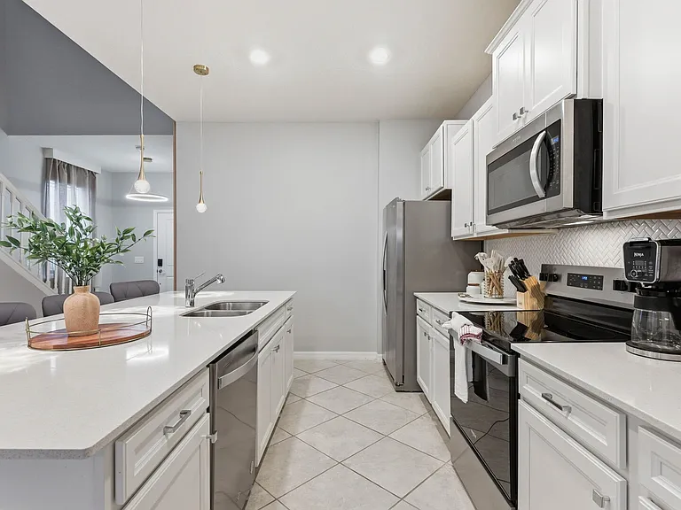 Sandy Cliffs Dr — Photo 10