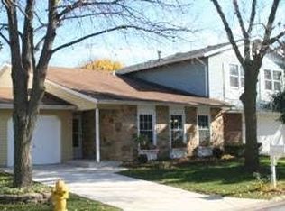 6481 Prentiss Ct, Downers Grove, IL 60516