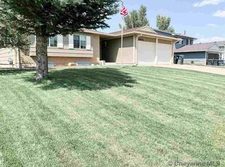 5404 Rangeview Dr, Cheyenne, WY 82001