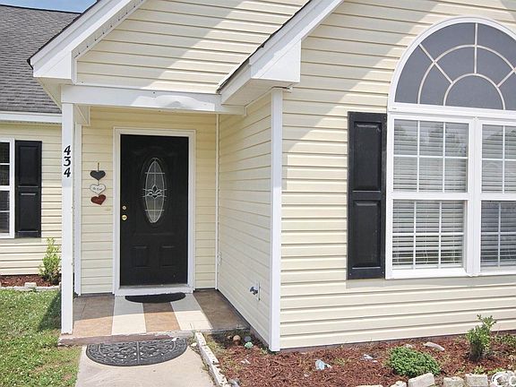 3rd image of 434 Overcrest St