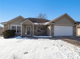1607 NW Hilltop Ln, Grain Valley, MO 64029