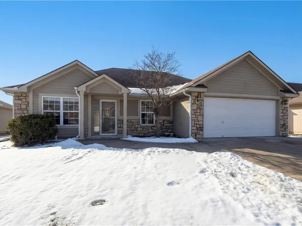1607 NW Hilltop Ln, Grain Valley, MO 64029