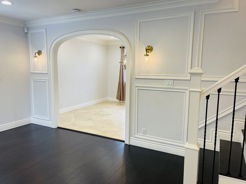 1st image of 379 Los Pinos Way