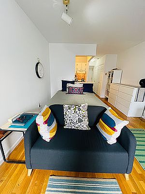 4th image of 186 W 80th St APT 6G