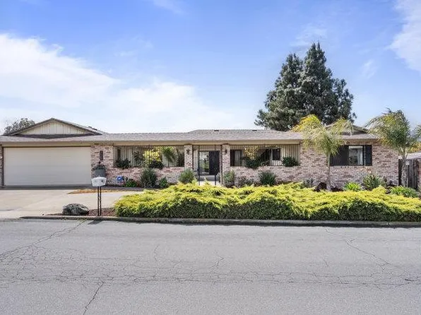 725 Ridgemark Dr, Hollister, CA 95023