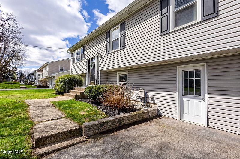 2nd image of 5 Dussault Drive