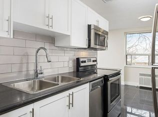 200 Ridley Boulevard, Toronto, ON M5M 3M2