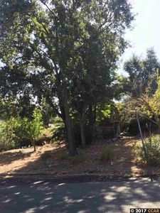 C N Crest Ave, Martinez, CA, 94553