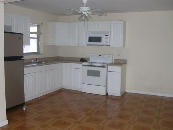 3rd image of 4524 SW 54th St APT 602