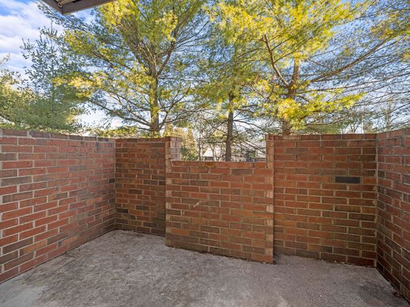 1080 Armstrong Mill Rd APT A, Lexington, KY 40517