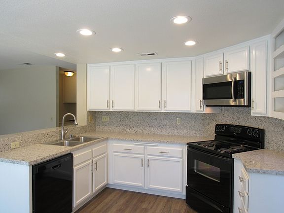 3rd image of 2695 Seacrest Ct