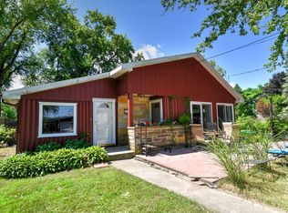 4129 W Lake Shore Dr, Wonder Lake, IL 60097