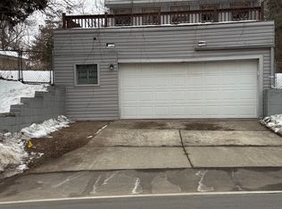 2550 Loon Lake Rd, Wixom, MI 48393