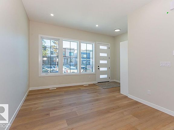 4th image of 9814 155th St NW
