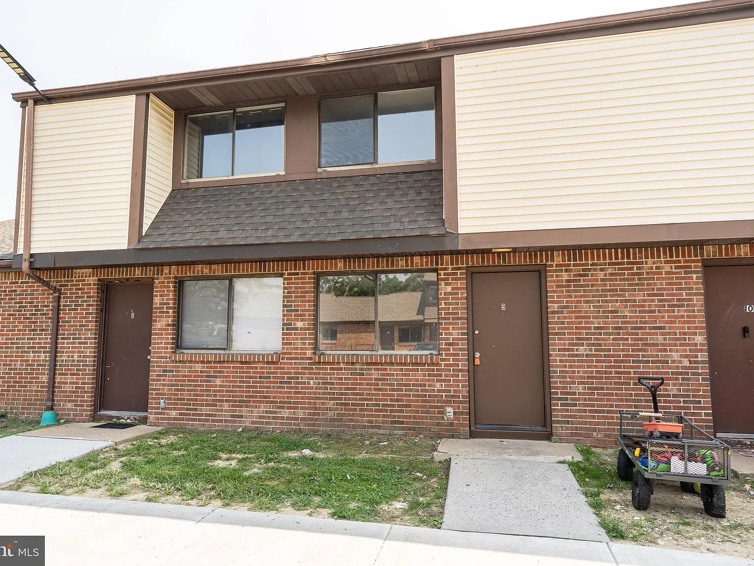 2 bed, 950 sqft, $1,295 — Photo 2
