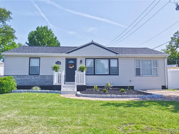 7740 General Sherman Ln, Saint Louis, MO 63123