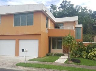 223 Calle Bromelia, Carolina, PR 00987