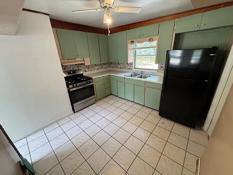 206 W Chesley Ave — Photo 3