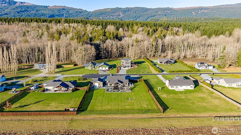 4th image of 7420 Windsong Lane